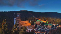 Panorama Jižní svahy, Hotel, Nástup