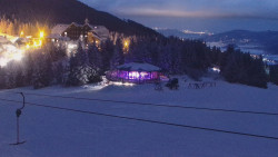 Panorama Jižní svahy, Hotel, Nástup