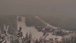 Panorama Jižní svahy, Hotel, Nástup