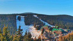 Panorama Jižní svahy, Hotel, Nástup