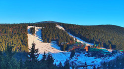 Panorama Jižní svahy, Hotel, Nástup