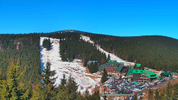 Panorama Jižní svahy, Hotel, Nástup