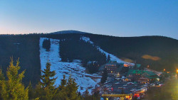 Panorama Jižní svahy, Hotel, Nástup