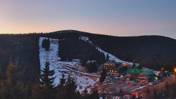 Panorama Jižní svahy, Hotel, Nástup