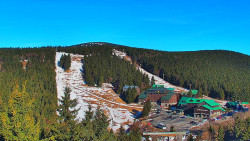 Panorama Jižní svahy, Hotel, Nástup