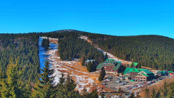 Panorama Jižní svahy, Hotel, Nástup