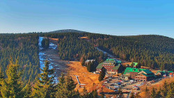 Panorama Jižní svahy, Hotel, Nástup