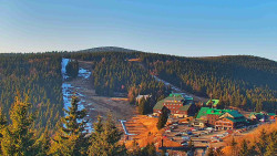Panorama Jižní svahy, Hotel, Nástup