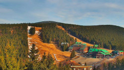Panorama Jižní svahy, Hotel, Nástup