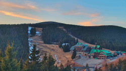 Panorama Jižní svahy, Hotel, Nástup