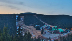 Panorama Jižní svahy, Hotel, Nástup