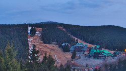 Panorama Jižní svahy, Hotel, Nástup