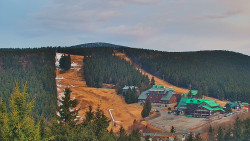 Panorama Jižní svahy, Hotel, Nástup