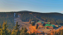 Panorama Jižní svahy, Hotel, Nástup