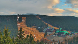 Panorama Jižní svahy, Hotel, Nástup