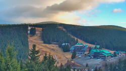 Panorama Jižní svahy, Hotel, Nástup