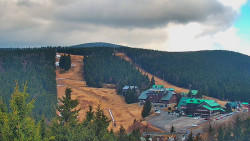 Panorama Jižní svahy, Hotel, Nástup