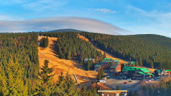 Panorama Jižní svahy, Hotel, Nástup