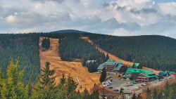 Panorama Jižní svahy, Hotel, Nástup