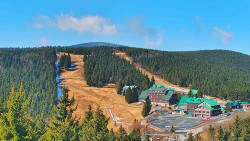 Panorama Jižní svahy, Hotel, Nástup