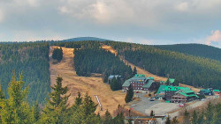 Panorama Jižní svahy, Hotel, Nástup