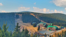 Panorama Jižní svahy, Hotel, Nástup