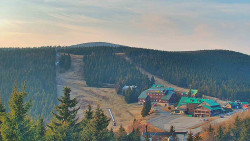 Panorama Jižní svahy, Hotel, Nástup
