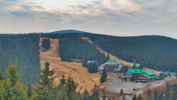 Panorama Jižní svahy, Hotel, Nástup