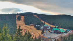 Panorama Jižní svahy, Hotel, Nástup