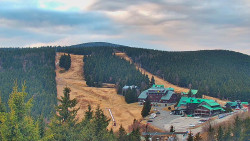 Panorama Jižní svahy, Hotel, Nástup