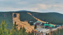 Panorama Jižní svahy, Hotel, Nástup