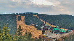Panorama Jižní svahy, Hotel, Nástup