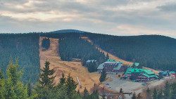 Panorama Jižní svahy, Hotel, Nástup