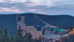 Panorama Jižní svahy, Hotel, Nástup