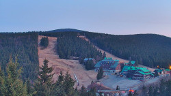 Panorama Jižní svahy, Hotel, Nástup