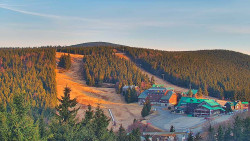Panorama Jižní svahy, Hotel, Nástup