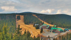 Panorama Jižní svahy, Hotel, Nástup
