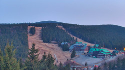 Panorama Jižní svahy, Hotel, Nástup