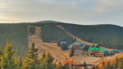 Panorama Jižní svahy, Hotel, Nástup