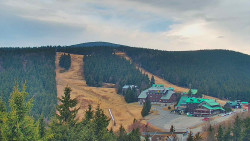 Panorama Jižní svahy, Hotel, Nástup