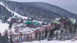 Panorama Jižní svahy, Hotel, Nástup