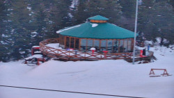 Panorama Jižní svahy, Hotel, Nástup