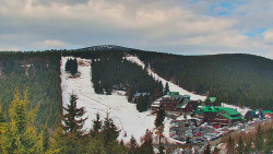 Panorama Jižní svahy, Hotel, Nástup