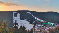 Panorama Jižní svahy, Hotel, Nástup