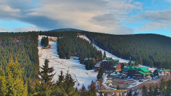 Panorama Jižní svahy, Hotel, Nástup