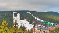Panorama Jižní svahy, Hotel, Nástup