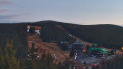 Panorama Jižní svahy, Hotel, Nástup