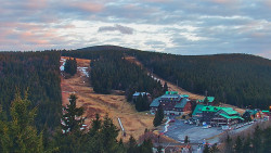 Panorama Jižní svahy, Hotel, Nástup