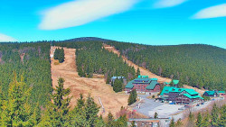 Panorama Jižní svahy, Hotel, Nástup