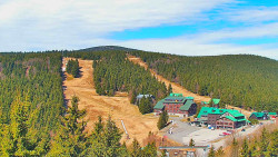 Panorama Jižní svahy, Hotel, Nástup